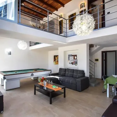 Aura Private Pool Villa Castelvetrano