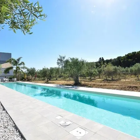 Aura Private Pool